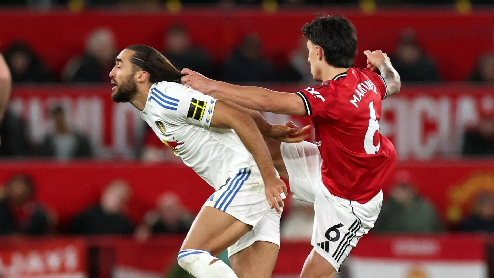 Manchester United vs Leeds United, Premier League 2025-26 LIVE: Scores, updates, news, and free commentary | Direct red card for Martinez, United down to 10 men; MUN 0-2 LUFC