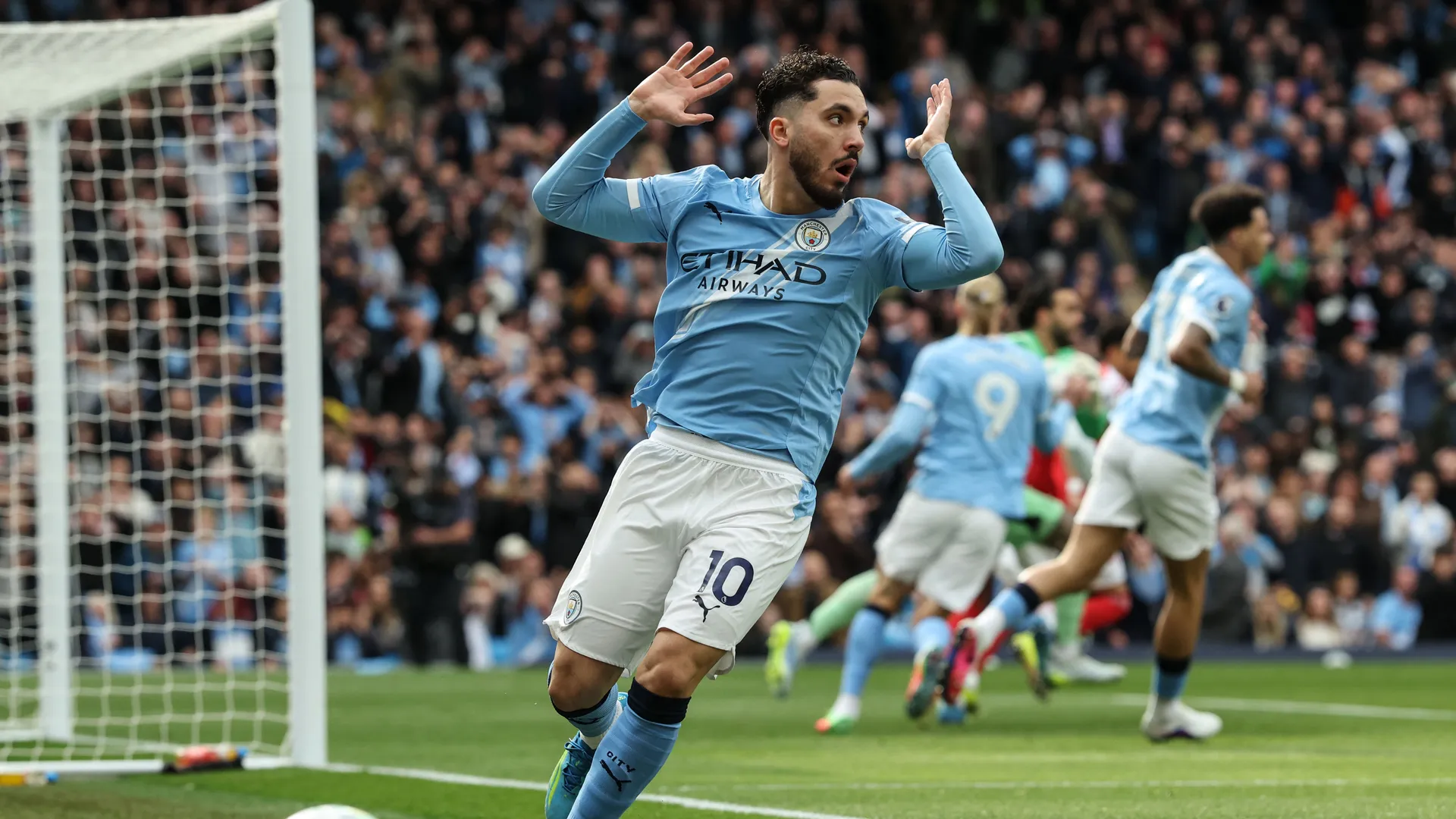 Manchester City vs Arsenal, English Premier League 2025/26 LIVE: Cherki's shot hit the woodwork