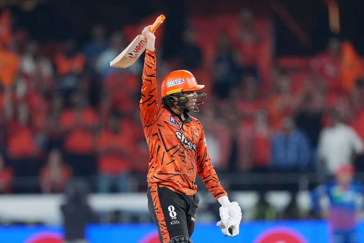 Five teams with most wins while defending 200+ scores in IPL - SRH - 20 times